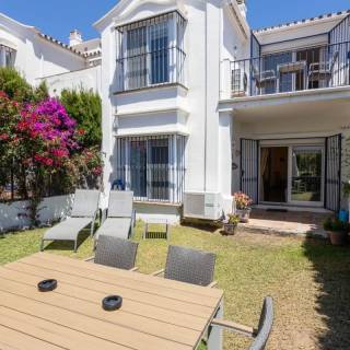 BIJ VAMOZ KOOPT U GEEN KAT IN EEN ZAK, MAAR EEN WONING BIJ HET STRAND