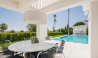 casa liceo nueva andalucia marbella costa del sol golf spanje villa overdekt terras