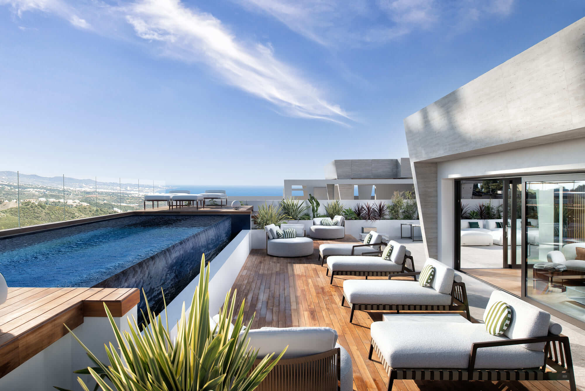 epic vamoz marbella golden mile costa del sol spanje appartement penthouse kopen luxe exclusief zeezicht plunge pool