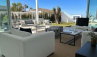 jazmines 14 nieuwbouw villa instapklaar te koop vamoz marbella kleinschalig zeezicht zomersalon