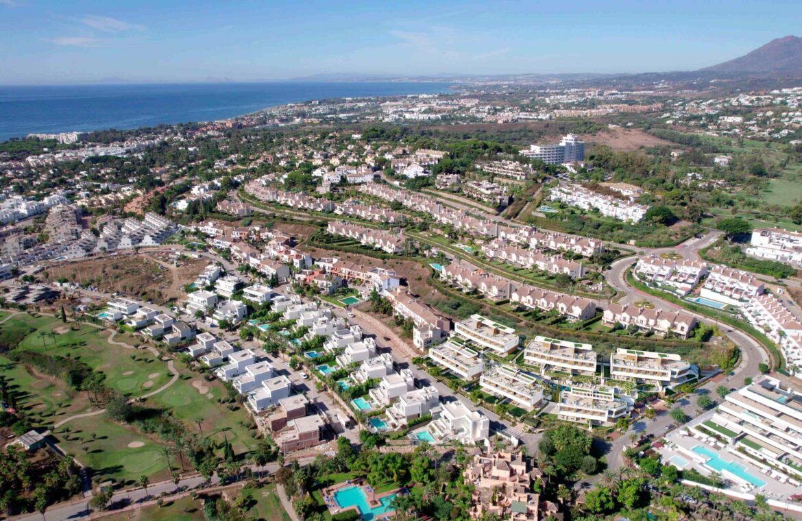 lyra residences nieuwbouw huizen woningen te koop el campanario vamoz marbella golf fitness spa zwembad panoramisch zicht regio